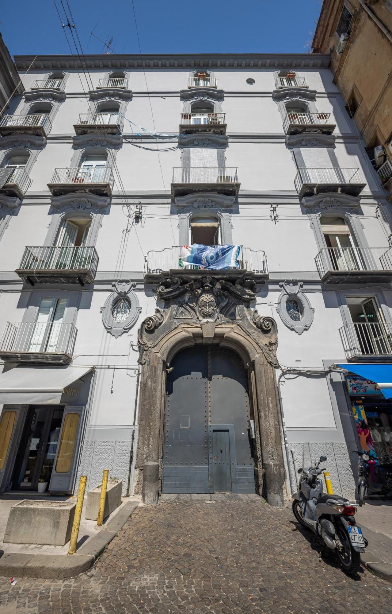 Napoli Squares Suites Ngoại thất bức ảnh