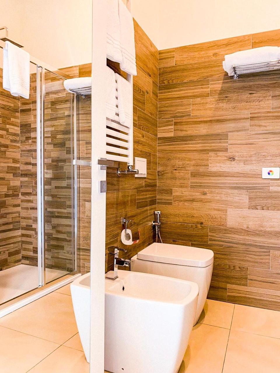 Napoli Squares Suites Ngoại thất bức ảnh