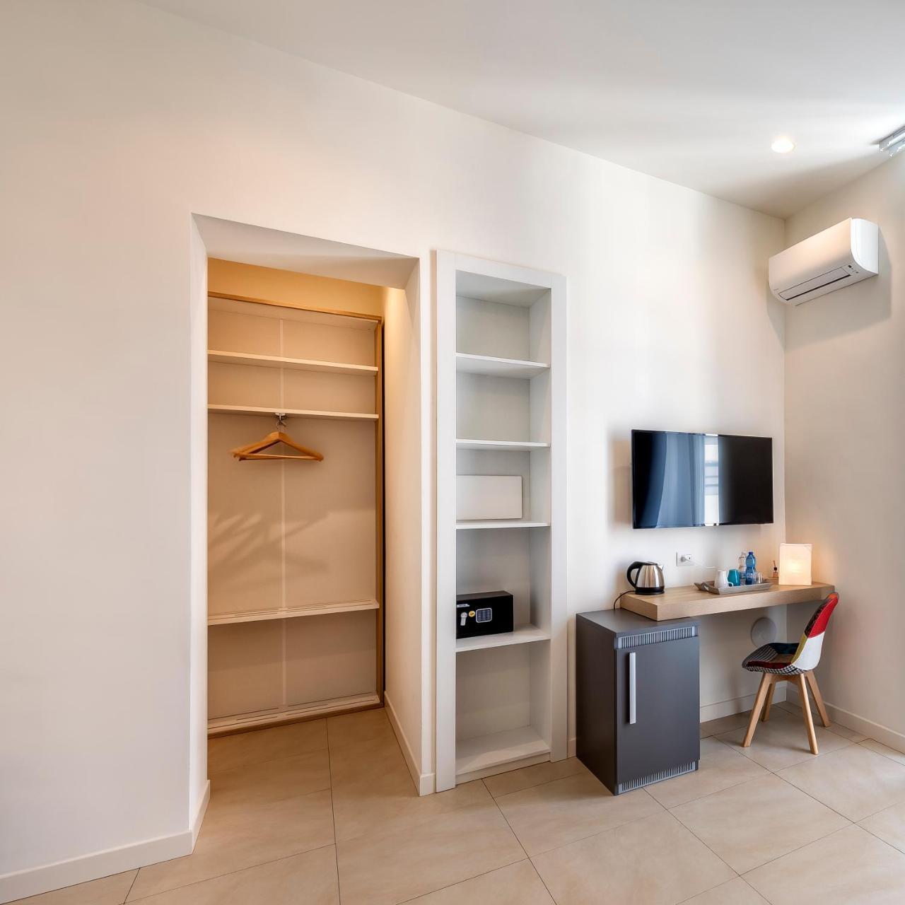 Napoli Squares Suites Ngoại thất bức ảnh